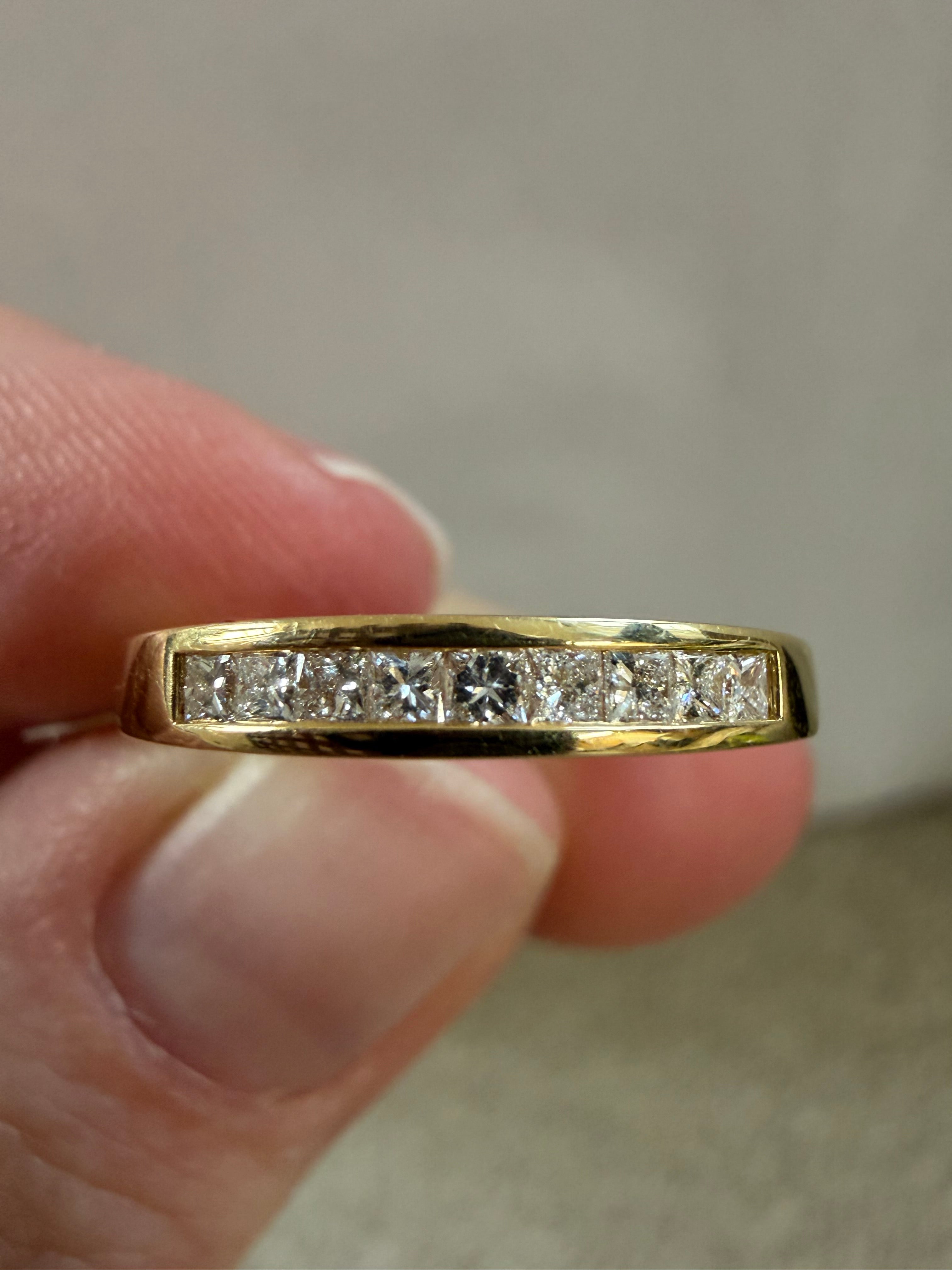 18ct Yellow Gold Ring