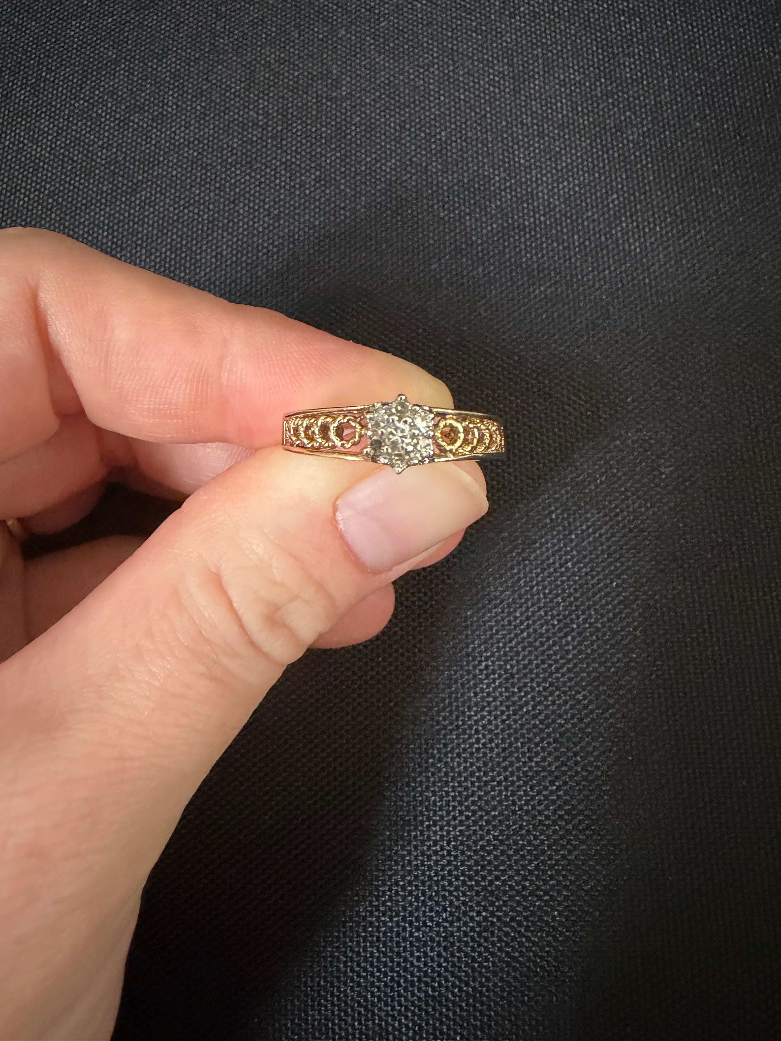 9ct Yellow and White Gold Diamond Claw Set Cluster Ring with Twist Wire Circle Inset Shoulders