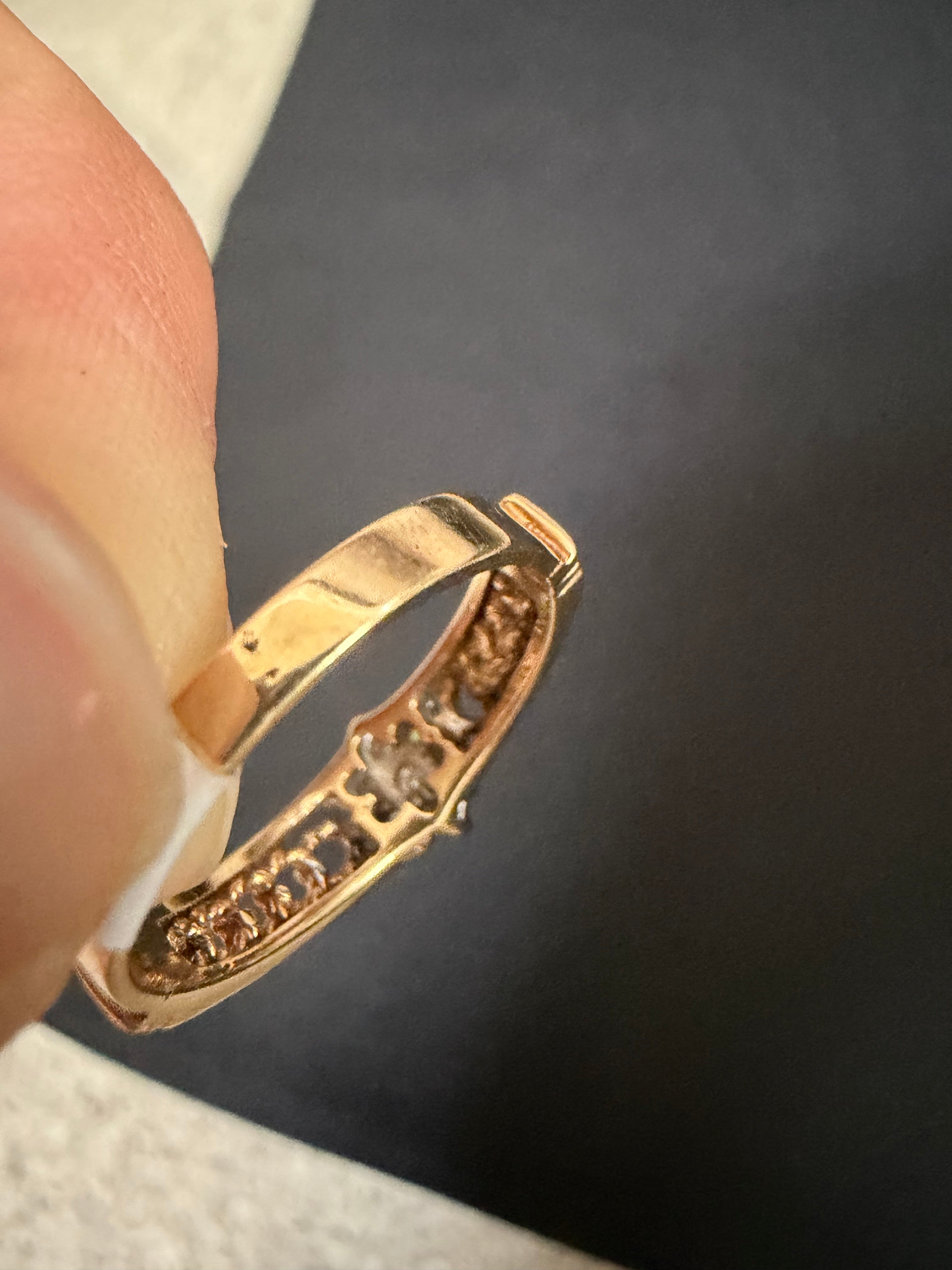9ct Yellow and White Gold Diamond Claw Set Cluster Ring with Twist Wire Circle Inset Shoulders