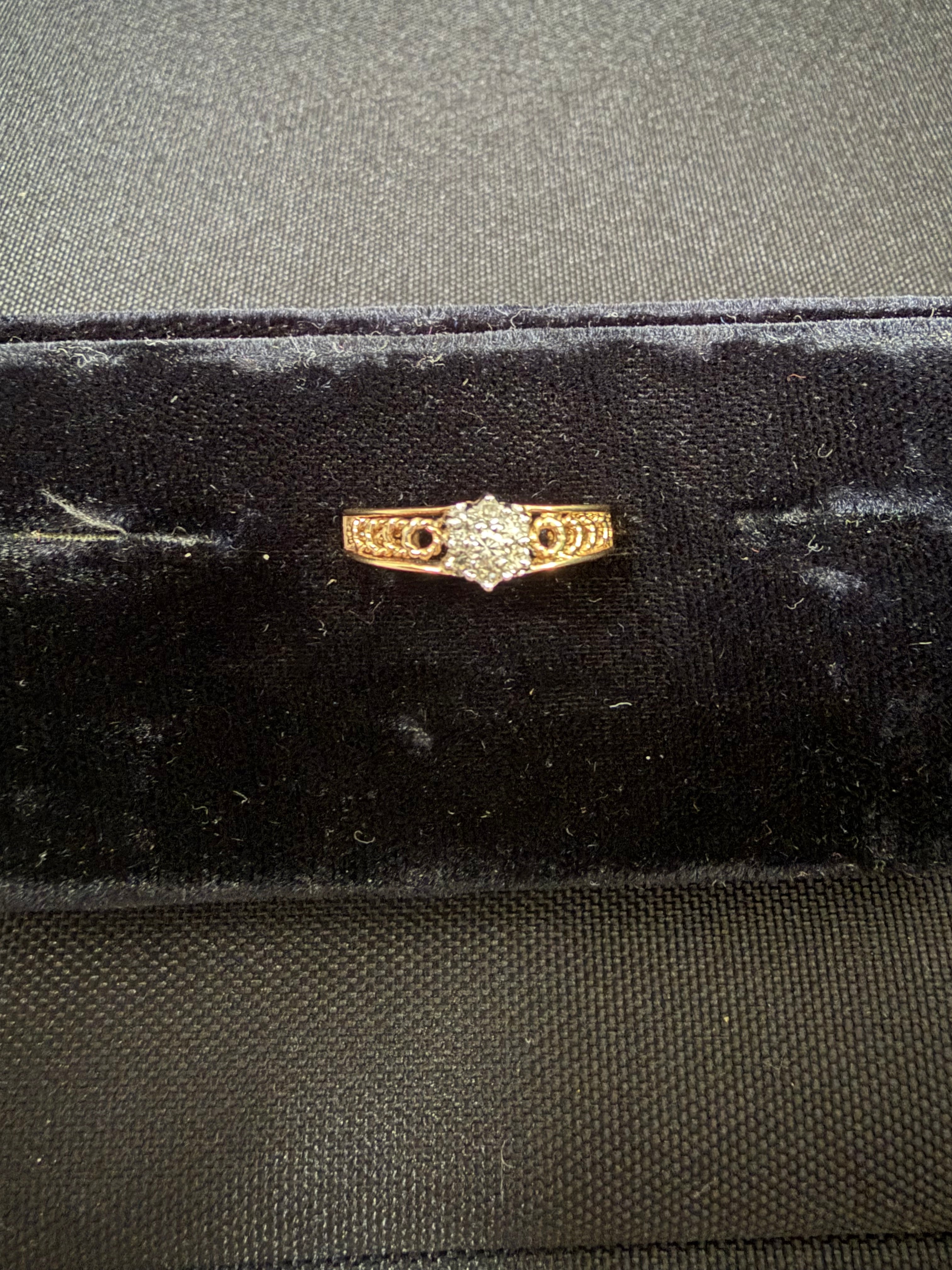 9ct Yellow and White Gold Diamond Claw Set Cluster Ring with Twist Wire Circle Inset Shoulders