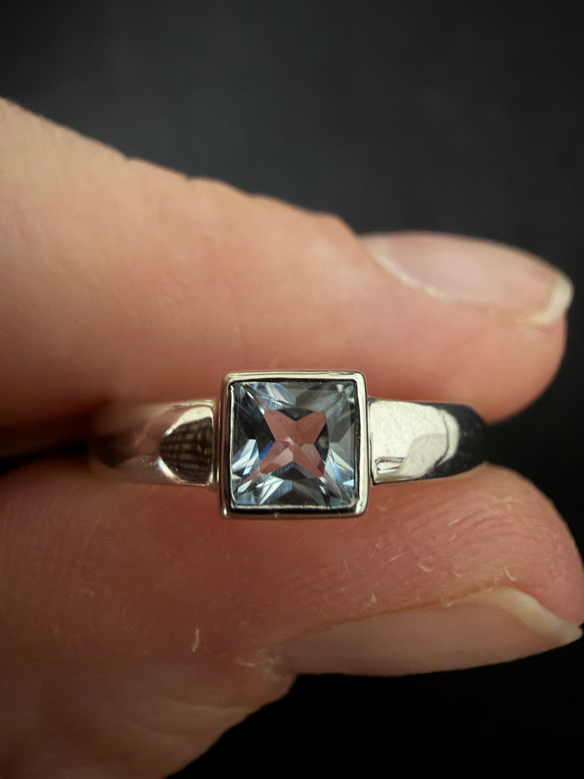 9ct White Gold Square Blue Topaz Single Stone Ring