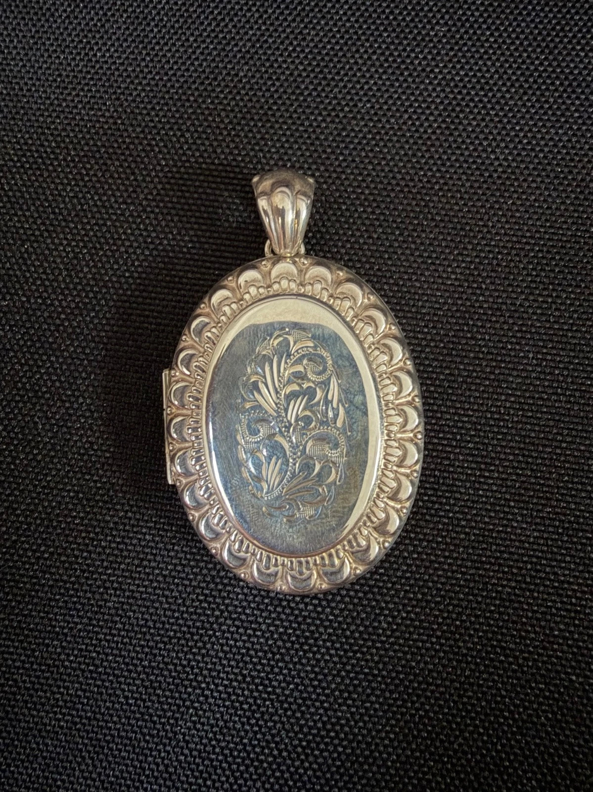 Silver Oval Locket