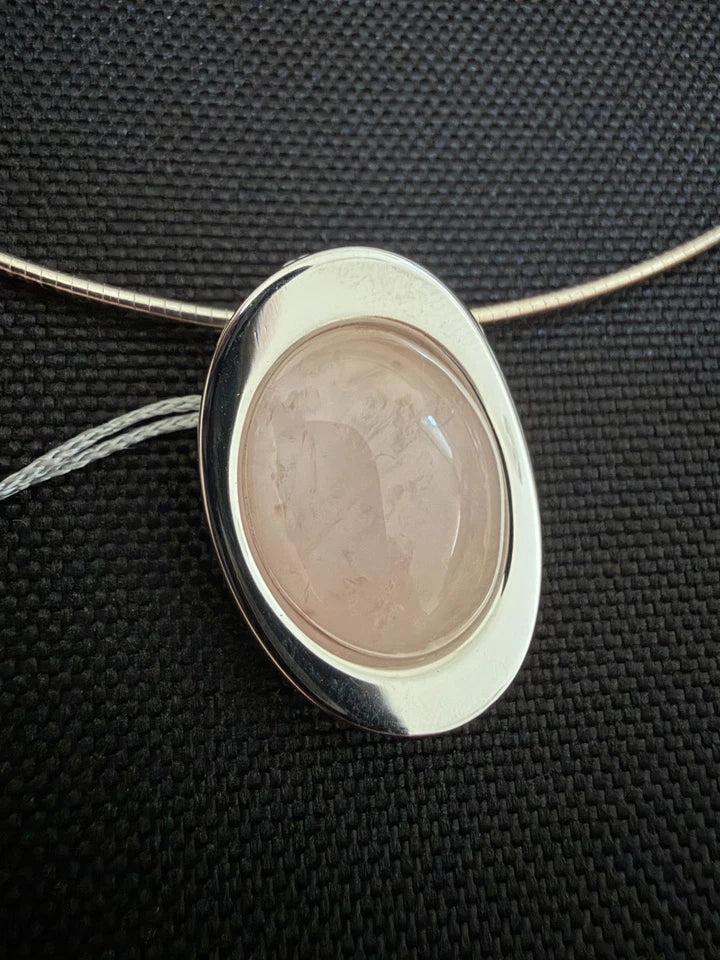 925 Silver Stamped Collar with Cavachon Cut Rose Quartz Pendant