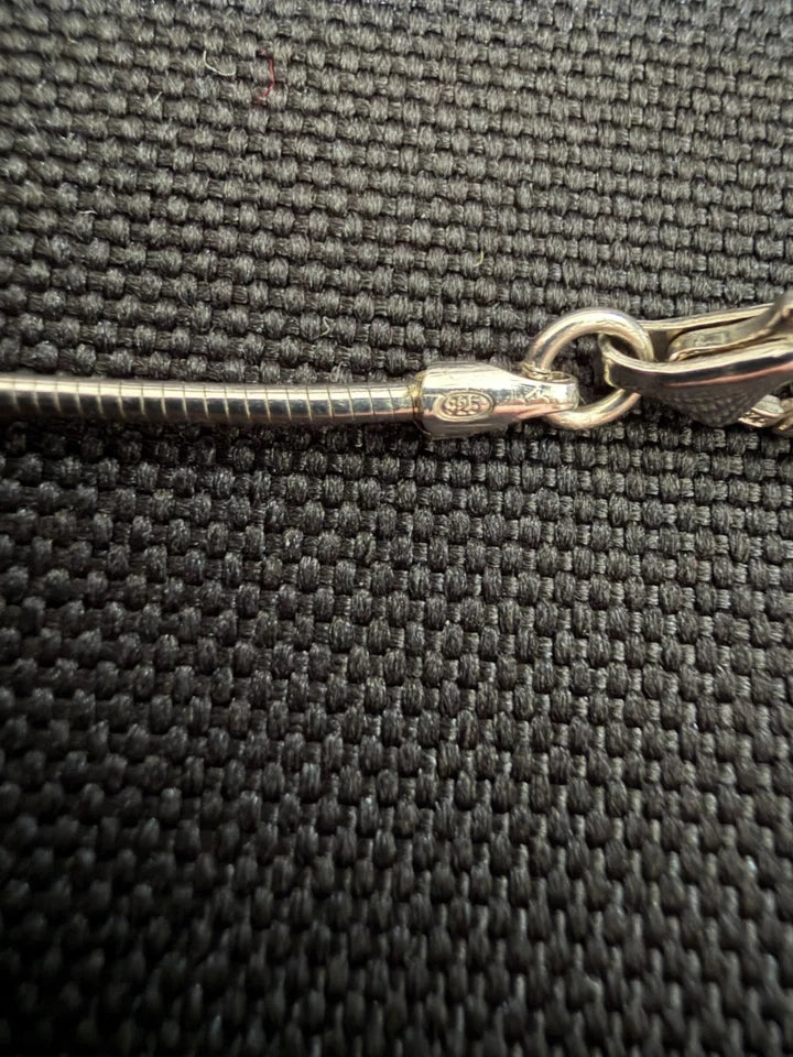 Silver Wire Collar with A Diamond Lapis Lazuli Pendant